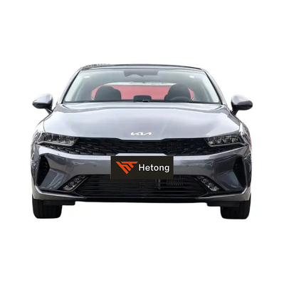 Kia K5 Limousine 4 Türen 5 Sitze Linkslenken Benzinfahrzeuge 176kw Höchstgeschwindigkeit 220 Leistung