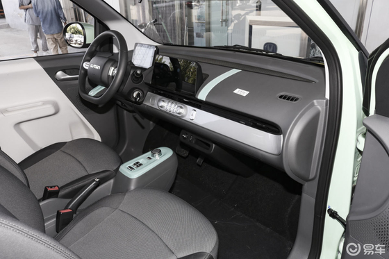 CHANGAN Lumin2022 301Km Sweet Long Battery Life Weiß/Blau 4 Sitzplätze Automobilfahrzeug