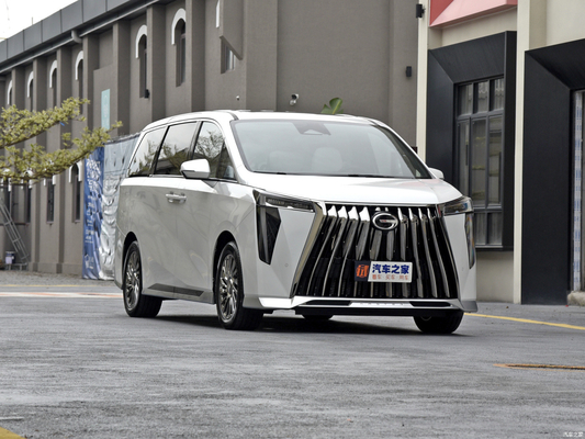 Trump Gacchi M8 ABS ausgestattet Elektro-Leichtleder Turbo Sonnendach Mpv Fahrzeug für Erwachsene