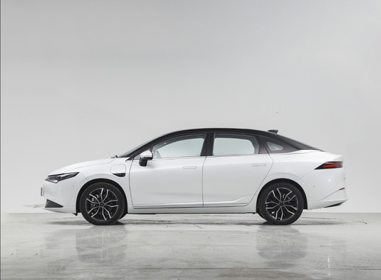 Auto Xpeng P5 2021 460g Energiefahrzeug mit hoher Geschwindigkeit und rein elektrischer Technologie