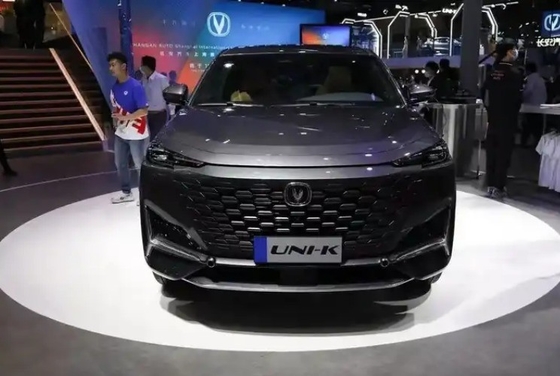 2023 Changan Uni-K 5-Türer 5-Sitzer SUV 2.0T 233 PS Manuelle Anpassung des Kopilotensitzes