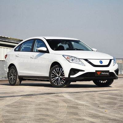 Dongfeng Fengxing S50 T1 T5 E1 M5 5 Sitzplätze 415 km reine elektrische Limousine 4705*1790*1540mm
