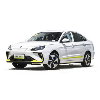 Dongfeng E70 Pro Hochgeschwindigkeits-Elektrofahrzeug mit 5 Sitzplätzen und Lithiumbatterie