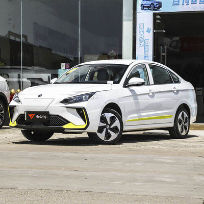 Dongfeng E70 Pro Hochgeschwindigkeits-Elektrofahrzeug mit 5 Sitzplätzen und Lithiumbatterie
