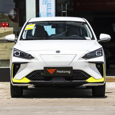 Dongfeng E70 Pro Hochgeschwindigkeits-Elektrofahrzeug mit 5 Sitzplätzen und Lithiumbatterie