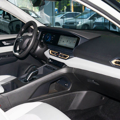 Dongfeng E70 Pro Hochgeschwindigkeits-Elektrofahrzeug mit 5 Sitzplätzen und Lithiumbatterie