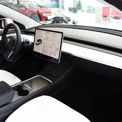 Individuell angepasste 4-Türer 5-Sitzer Limousine Tesla Model 3 ziemlich High Speed EV mit 5 Sitzplätzen