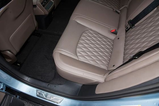 s 2023 Hochgeschwindigkeits-Elektro-SUV mit 4-Tür-Karosserie-Struktur und maximaler Leistung 228-517