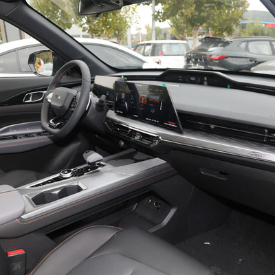 -Made Changan Oushang Z6 5-Türer 5-Sitzer SUV Radstand 1500-2000mm Euro VI Benzinwagen
