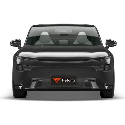 2024 Xpeng P7 5-Sitzer 2WD Energiewagen Auto mit Linksherren in Schwarz/Rot/Weiß